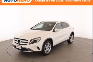 MERCEDES-BENZ GLA 200 ZC11874