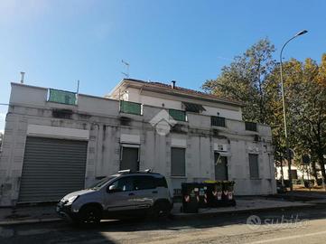 NEGOZIO A TORINO