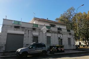 NEGOZIO A TORINO
