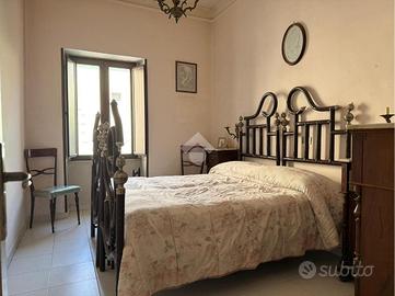 3 LOCALI A VENAFRO