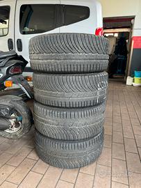 GOMME INVERNALI MICHELIN 255/40R19