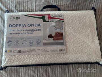 Cuscino / Guanciale massaggiante memory nuovo