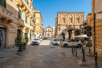 2 vani 48 mq al 2° piano tra Piazza San Domenico