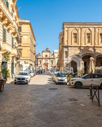 2 vani 48 mq al 2° piano tra Piazza San Domenico