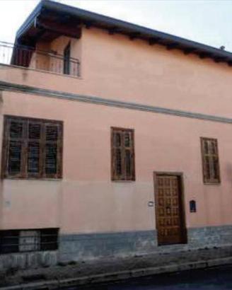 Immobile in asta di 264 m² con 4 locali a Vittuone