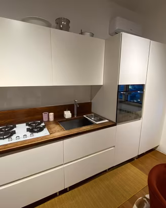 Cucina su misura+mobile coordinato in