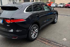 Jaguar F-pace 2017 marciante con PROBLEMA AL MOTOR