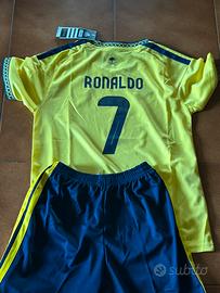 Completo calcio Ronaldo #7  bimbo