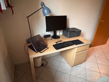 Scrivania MALM Ikea pari al nuovo