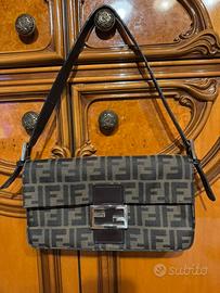una copia molto elegante di Fendi