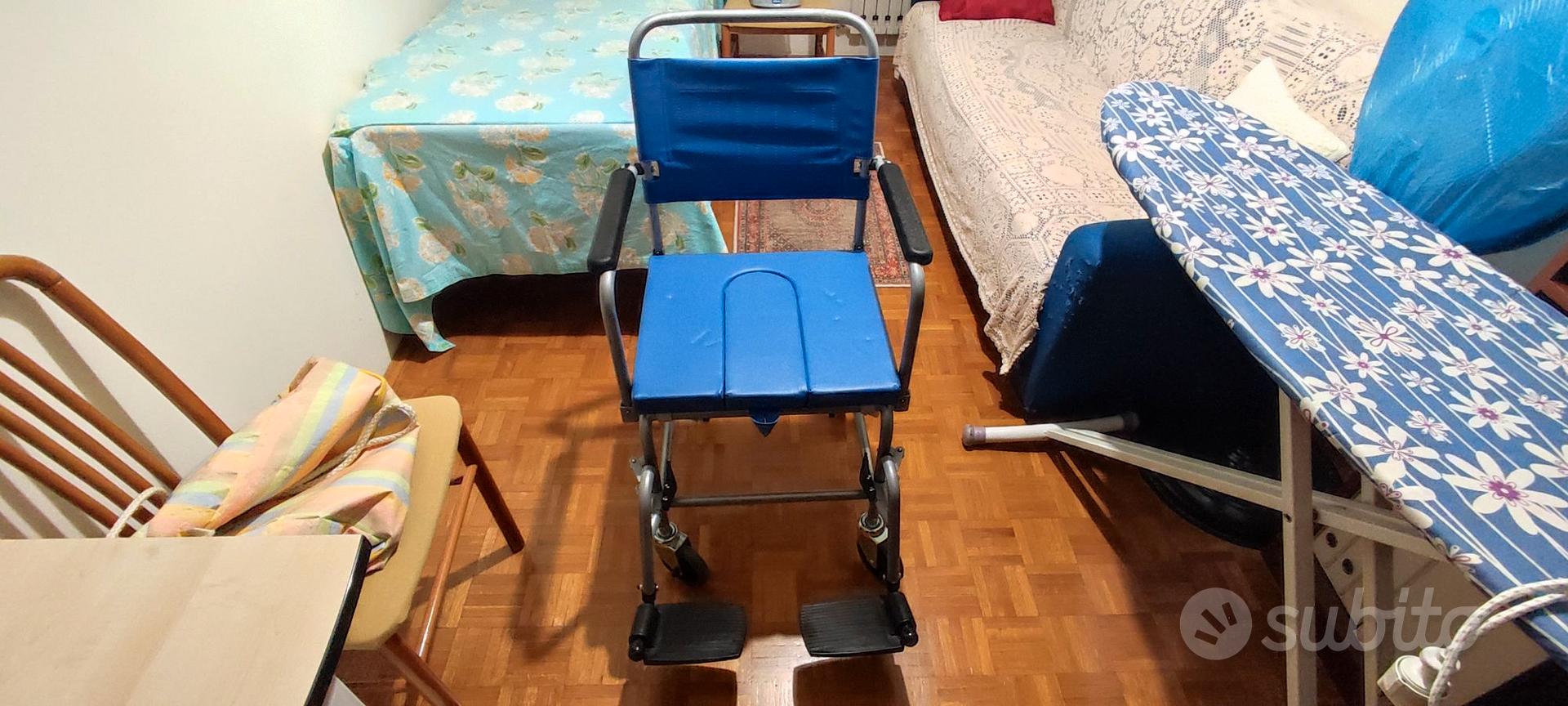 sedia con ruotini per anziani e disabili - Arredamento e Casalinghi In  vendita a Trieste