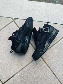 Jordan 4 Black Cat