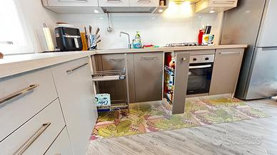 cucina USATO-COME NUOVO ha nemmeno 2 anni