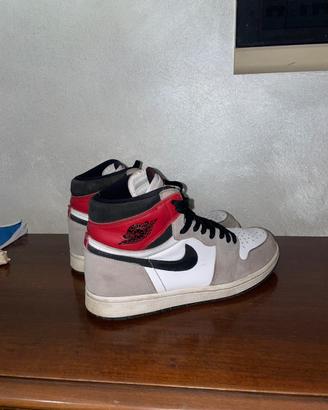 Nike Air Jordan 1 Retro High OG "Light Smoke Grey"