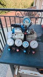 pompa vuoto e 2 manometri condizionatore 