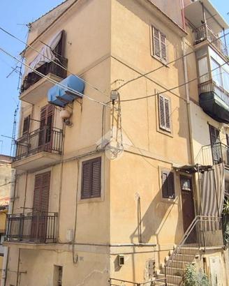 2 LOCALI A MONREALE