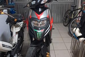 Aprilia SR 50 motard 