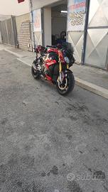 BMW S1000r