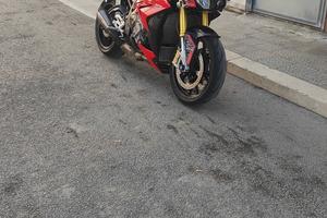 BMW S1000r