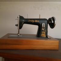 soprammobile macchina da cucire marca Fritz- Neu