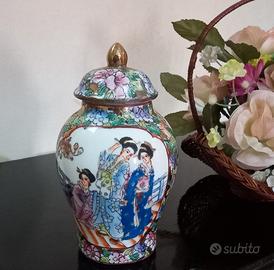 Vaso con coperchio cinese vintage 