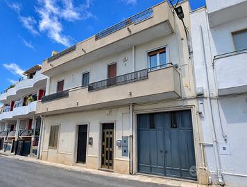 Intero immobile con Garage e Terrazzo