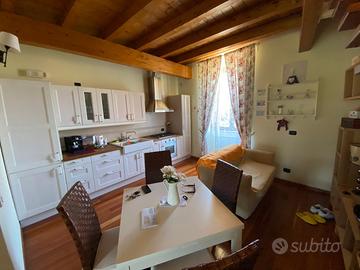 Ristrutturato e arredato