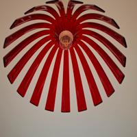 Lampadario moderno in plastica rossa