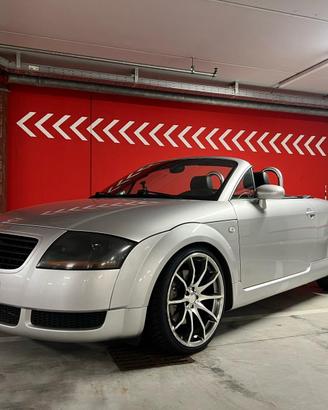 Audi TT 1.8T - IMPORT RARA