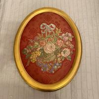 Quadro ovale in seta di S. Leucio