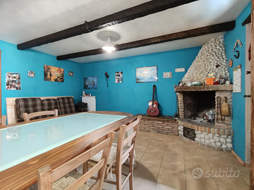 Sambuceto (CH) villino su tre livelli