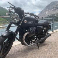 Moto Guzzi V7 II Stone