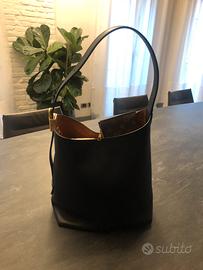 Louis Vuitton low key hobo MM