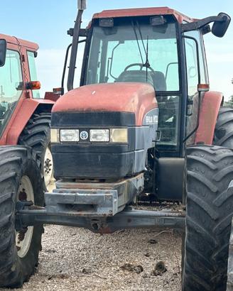 TRATTORE NEW HOLLAND M100