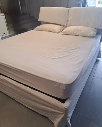 Letto matrimoniale 