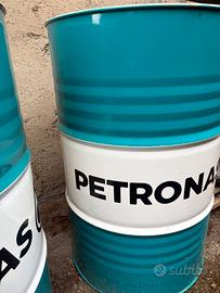Fusti olio Petronas
