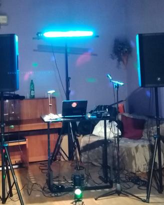 STRUMENTAZIONE PER DJ  (o per altre  feste )