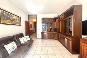 Appartamento di 86 m² con 3 locali e box auto a Mi