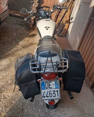Triumph Bonneville 900