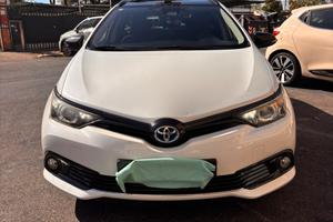 Auris sw sport black 2018
