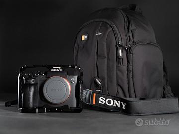 Sony A7 III + Cage SmallRig + Zaino