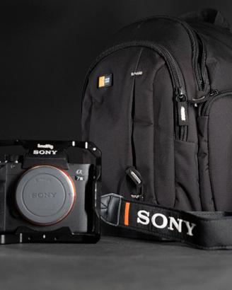 Sony A7 III + Cage SmallRig + Zaino