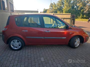 RENAULT SCENIC 1.6BENZINA POCHI KM LEGGERE