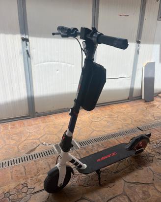 Monopattino aprilia esrz safe ride