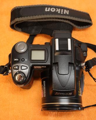 Nikon colpix  P8700