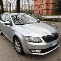 Skoda Octavia 1.6 TDI CR 105 CV DSG Wagon Elegance