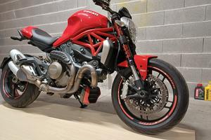 Ducati Monster 1200