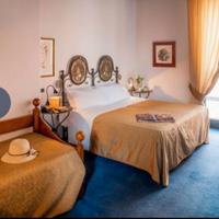 Stock copriletto hotel damascato