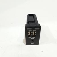 Interfaccia presa USB/ingresso AUX per Lexus UX (2