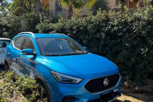 Autovettura marca mg zs anno 2024 benzina azzurro